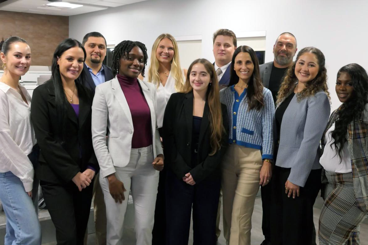 Dr. Gabriel Cesar with his capstone students